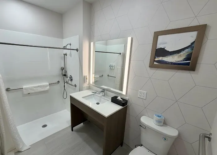 Comfort Inn & Suites East Greenbush - Albany